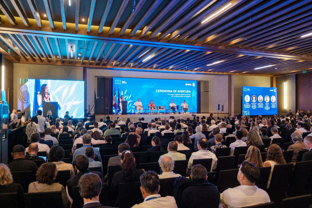 Mara Lezama inauguró en Cancún la cuarta Conferencia Unión Europea–Caribe Global Gateway sobre Sargazo.