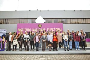 El Órgano Interno de Control del INE abrió 16 expedientes de investigación y 25 indagatorias adicionales por posibles irregularidades en contrataciones.