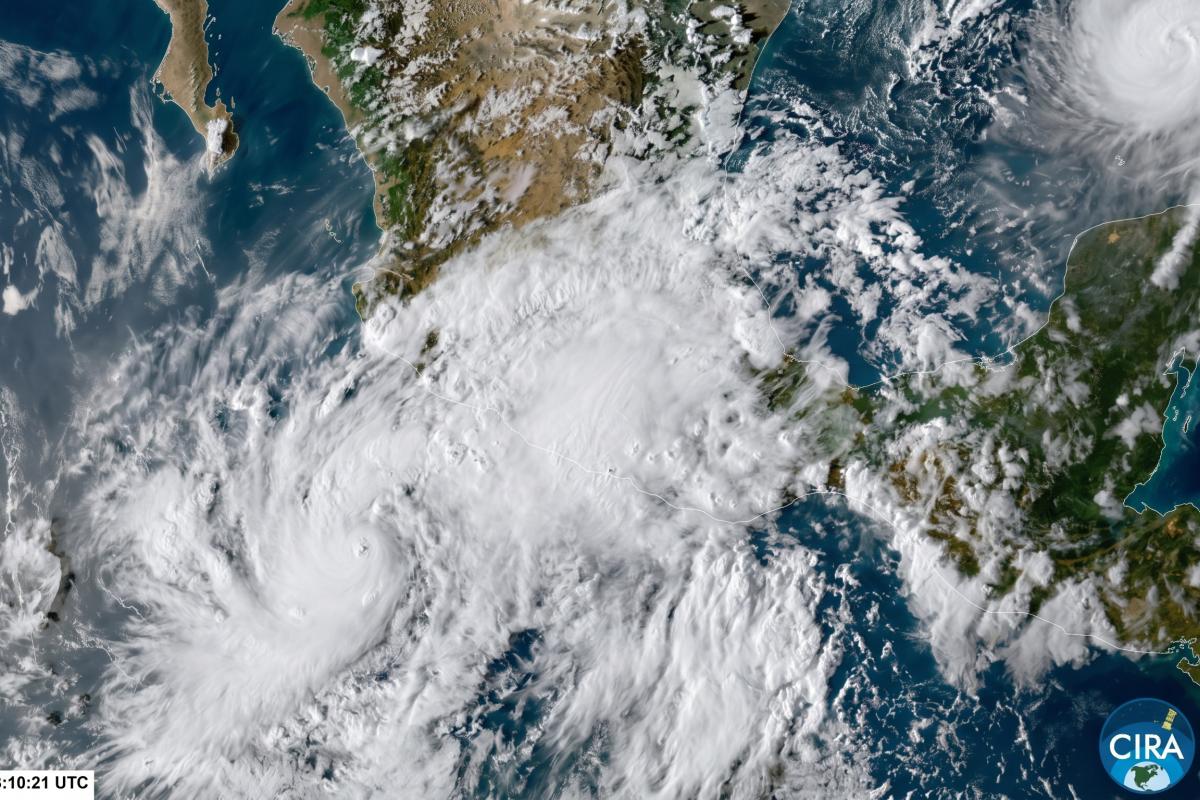 Olas elevadas y nubosidad densa comienzan a afectar las costas del Pacífico mexicano ante la proximidad del huracán Simón.