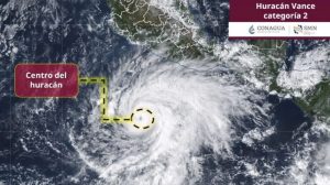 Alcanza el huracán Vance la categoría 2 frente a costas de México